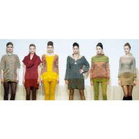 Berikutnya ada pagelaran mode yang mendatangkan desainer dari Peru, Henry Vela dengan labelnya Velavera. Show di hari kedua itu menampilkan koleksi musim dingin yang terdiri atas dress ataupun sweater berbahan rajut.