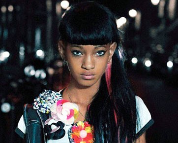 Pemotretan Bersama Karl Lagerfeld, Willow Smith Tampil Edgy untuk V Magazine