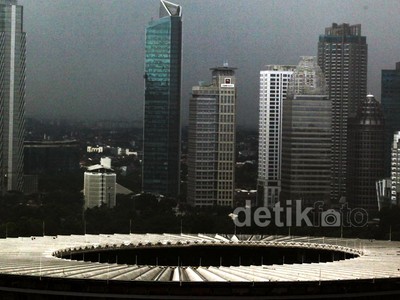 Mendung Terus Gelayuti Jakarta
