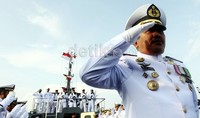 Peringatan ini dipimpin Wadan Lantamal VI Kolonel (laut) Jan Simamora di atas geladak KRI Suluh Pari-809 yang melintasi kawasan kepulauan di sekitar perairan Makassar.