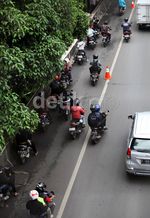 Mencari Ikan di Genangan Banjir