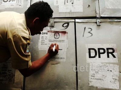 KPUD Kota Bekasi Terima Logistik Pemilu