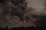 Sinabung Terus Meletus