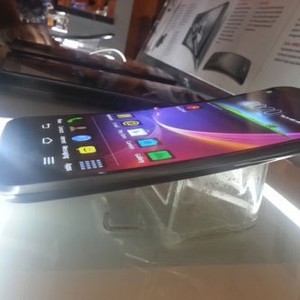 Wow! LG G Flex Mampu Menyembuhkan Diri