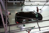 Untuk Mobilio S yang memiliki transmisi manual. Mobil ini dilepas dengan harga Rp 159,5 juta. Sementara Mobilio E dilepas dengan dua pilihan transmisi. Untuk transmisi manual Mobilio E dijual dengan harga Rp 179 juta, sedangkan yang bertransmisi CVT dijual dengan harga Rp 189,5 juta. Dan untuk varian tertinggi ada Honda E CVT Prestige yang dilepas dengan angka Rp 198 juta.