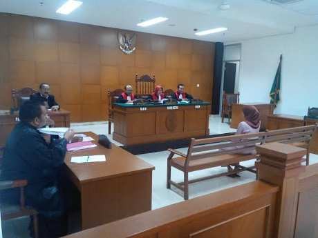 Tak Ditahan, Yayan Diminta Hakim Rajin Ikuti Persidangan