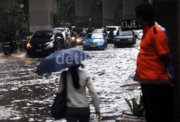 Penanganan Banjir Jakarta Terganjal Relokasi Warga