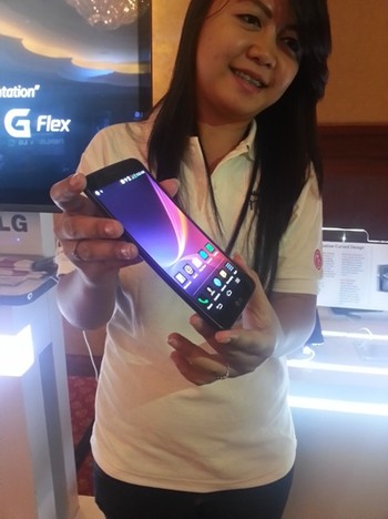 Kelebihan utama G Flex jelas terletak pada desain lengkung yang dimilikinya. Membuka era baru desain ponsel.