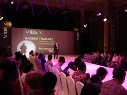 Si Seksi Vibe X Menggoda Para Penikmat Selfie