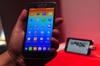 Ponsel selfie seharga Rp 4,5 juta ini baru akan tersedia di pasaran pada 24 Januari 2014.