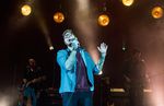 Aksi Panggung James Arthur di Hammersmith Apollo