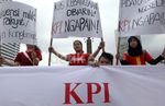 Mahasiswa Demo KPI