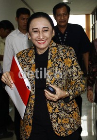 Maria bersaksi untuk Hambit Bintih dan Cornelius Nalau, seorang pengusaha yang menjadi terdakwa dalam kasus ini. Lamhot Aritonang/detikFoto.