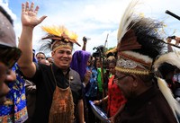 Menteri Pembangunan Daerah Tertinggal (PDT) Helmy Faishal Zaini ditemani Bupati Mamberamo Raya Demianus Kyeuw Kyeuw beserta Muspida saat kunjungan kerja ke Kabupaten Membramo Raya, kemarin. (dok. PDT)