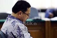 Putusan ini lebih ringan daripada tuntutan jaksa KPK. Oleh jaksa, Budi dituntut hukuman 12 tahun penjara dan denda Rp 500 juta subsidair 6 bulan kurungan dan diwajibkan membayar uang pengganti Rp 88 miliar. Lamhot Aritonang/detikFoto.     
