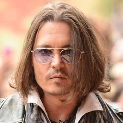Johnny Depp Negosiasi Perankan Karakter Marvel Doctor Strange