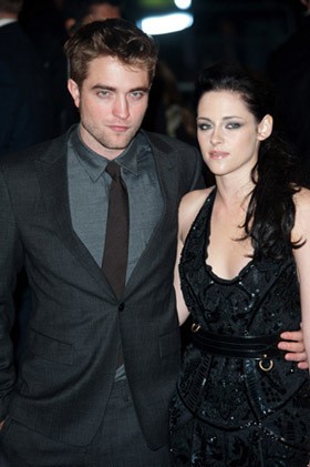 Robert Pattinson Jual Rumah Kenangan Bersama Kristen Stewart