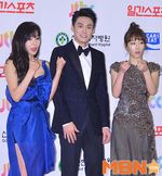 Cantiknya Taeyeon dan Tiffany SNSD di GDA 2014