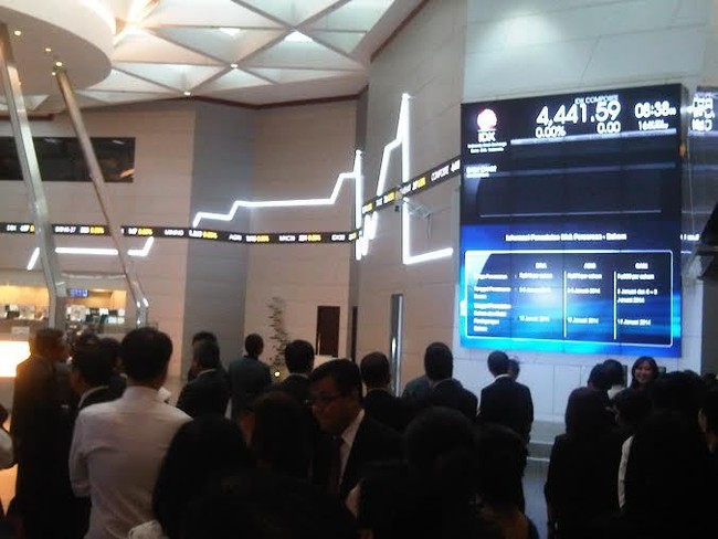 3 Saham Emiten Baru Ini Kompak Menghijau Meski Pasar Negatif