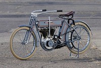 Untuk melepas motor ini, balai lelang Mecum Auctions sampai harus membawa Jean Davidson dan Jon Davidson Oeflein, dari keluarga Harley-Davidson. Jean adalah cucu dari Walter Davidson yang merupakan satu dari empat pendiri merek ini dan merupakan presiden pertama Harley-Davidson. (dok Mecum Auctions).