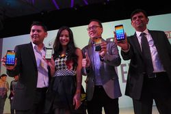 Pevita Pearce, Miss Selfie nan Seksi