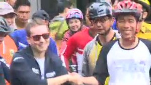 Jokowi Adu Balap dengan Lorenzo