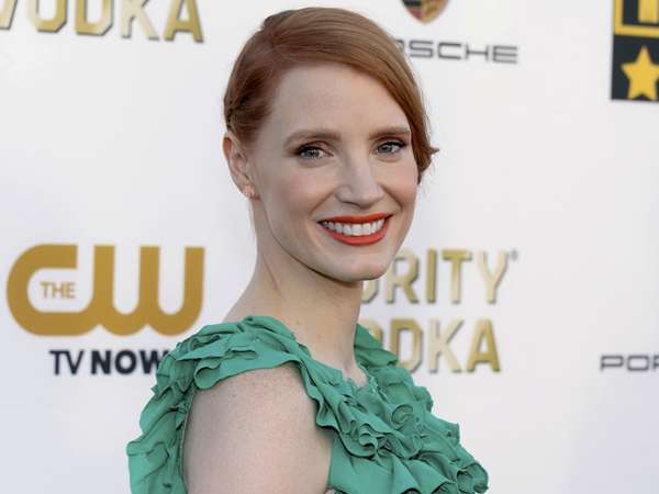 Jessica Chastain di Red Carpet CCA 2014 Jessica Chastain di Red Carpet CCA 2014
