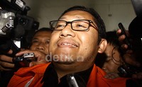 Mantan Ketum Partai Demokrat (PD) itu hanya bungkam saat ditanyakan kemungkinan dirinya terjerat pasal pencucian uang. Lamhot Aritonang/detikFoto.