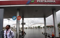 Air yang menggenangi Terminal BBM Plumpang setinggi 30 cm.