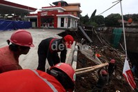 Beruntung tidak ada korban jiwa dalam insiden ini.