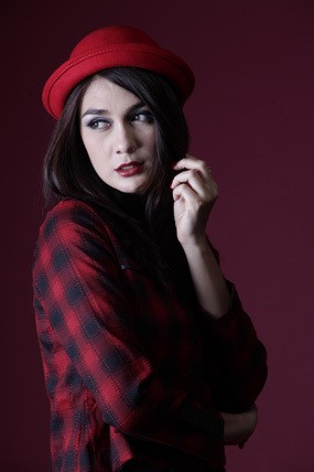 Pengalaman Luna Maya Berkunjung ke Tempat Tinggal Dalai Lama