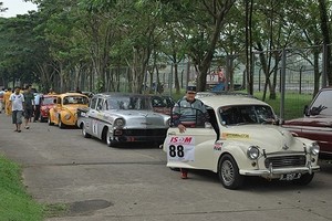 Mobil Klasik Lebih Moncer Dari Emas