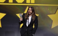 Musisi sekaligus pentolan band 30 Seconds To Mars Jared Leto sukses menerima penghargaan Best Supporting Actor lewat film 'Dallas Buyers Club'. REUTERS/Mario Anzuoni.     