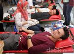Indra Bruggman dan Bertrand Antolin Donor Darah