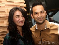 Keduanya nampak sumringah. Gus Mun/detikHOT.