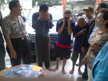 Stik Golf Mantan Hakim Agung juga Dicuri Maling Perlente Bermobil Fortuner