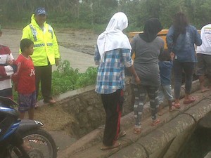 Banjir di Donggala Sulteng, 1 Rumah Hanyut dan Jembatan Terputus