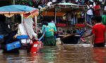 Terobos Banjir, Delman Terperosok ke Selokan