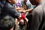 Ibu dan Anak Terseret Arus Banjir