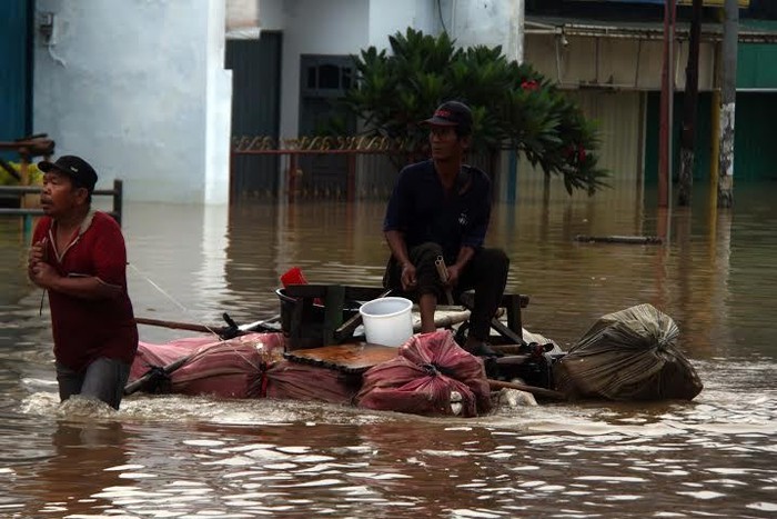 Bantu Transportasi Warga, Wali Kota Jakut Minta Disediakan Truk Angkut