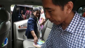Ditanya Soal Instagram Ibu Ani, Iriana Jokowi Tersenyum