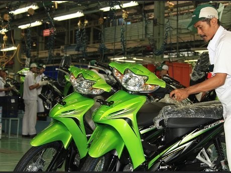 Honda Gelar Service Motor Gratis untuk Korban Banjir