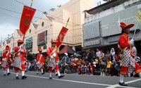 Sebanyak 30-an peserta mengikuti pawai melintasi kawasan Malioboro hingga Benteng Vredeburg Yogyakarta. Setiap peserta selama pawai harus unjuk kebolehan. Sebab acara tersebut dilombakan dan memperebutkan hadiah uang tunai dan piala dari panitia.