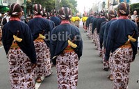 Salah satu peserta dari Bregada Salamrejo Sentolo Kabupaten Kulonprogo merupakan kelompok/komunitas yang terus melestarikan tradisi yang tumbuh subur di masyarakat.