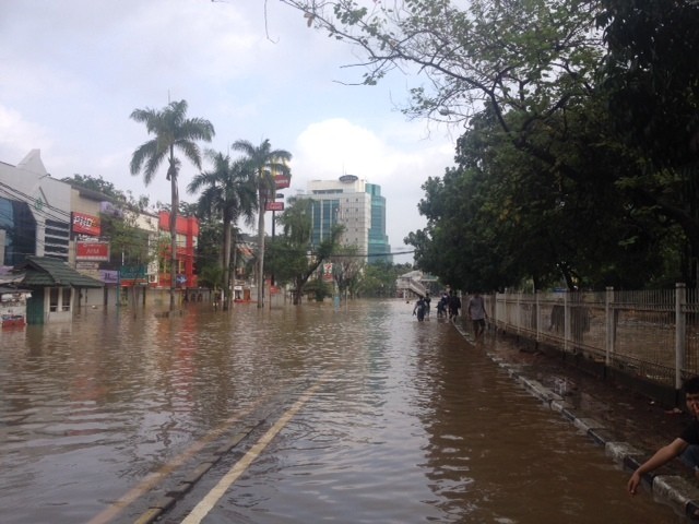 Jalan Panjang Depan Green Garden Ditutup, Ojek Gerobak Sepi Penumpang