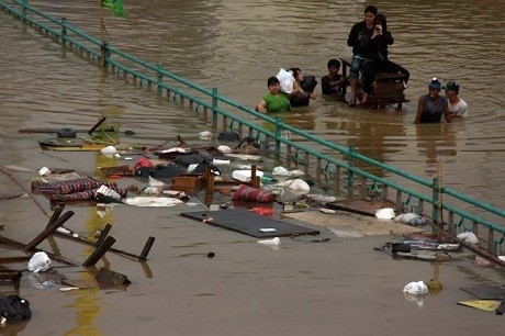 Banjir di Jl Abdullah Syafei Tebet Surut, Arus Lalin Lancar