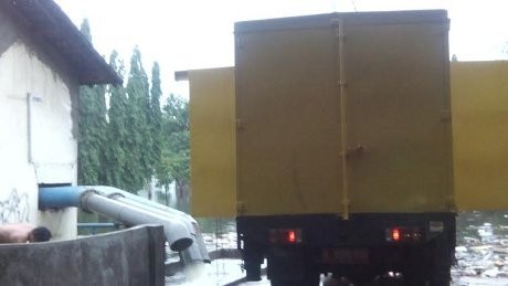 Sudin PU Jakbar Kirim Pompa Mobil ke Cengkareng Barat