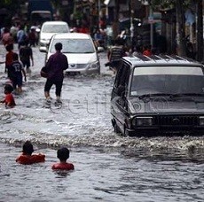 49 Ruas Jalan di Jakarta Terendam Banjir, 30 Titik Tak Bisa Dilintasi