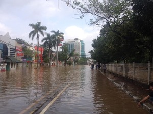 Jalan Panjang Depan Green Garden Ditutup, Ojek Gerobak Sepi Penumpang