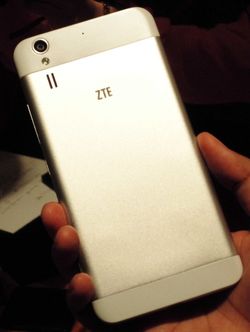 Grand S II, Jagoan ZTE untuk Tantang Samsung & Apple